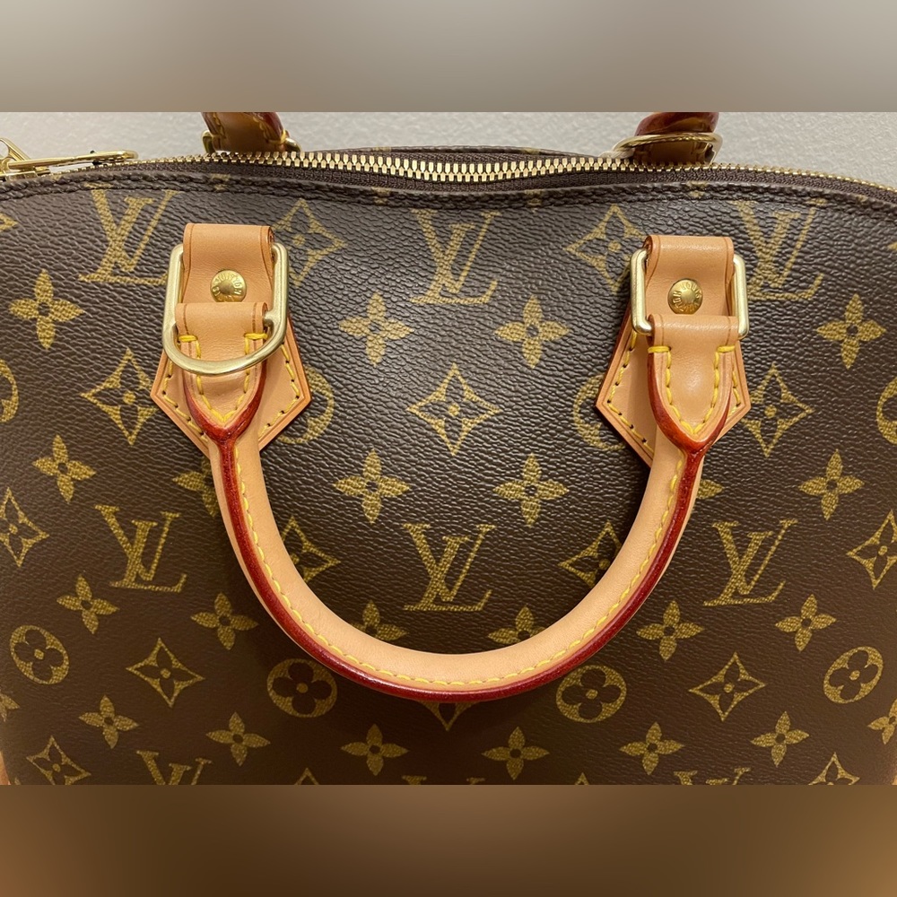 Louis Vuitton Alma monogram bag - Picture 2 of 11